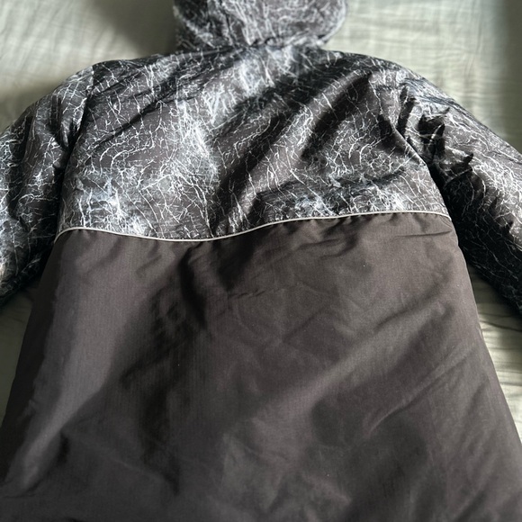 Like new size 16 xxl black marble coat for big boys winter coat - Picture 6 of 6